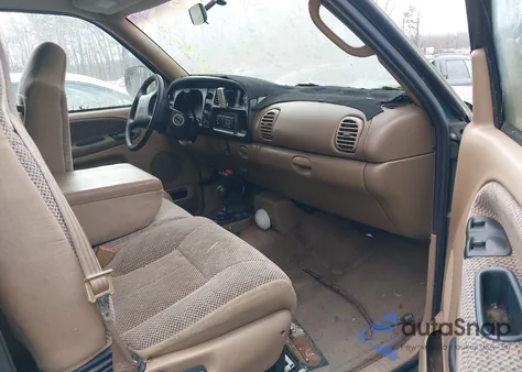 1999 Dodge Ram 1500 St из США, поврежденный, VIN 3B7HF13Y2XG198076